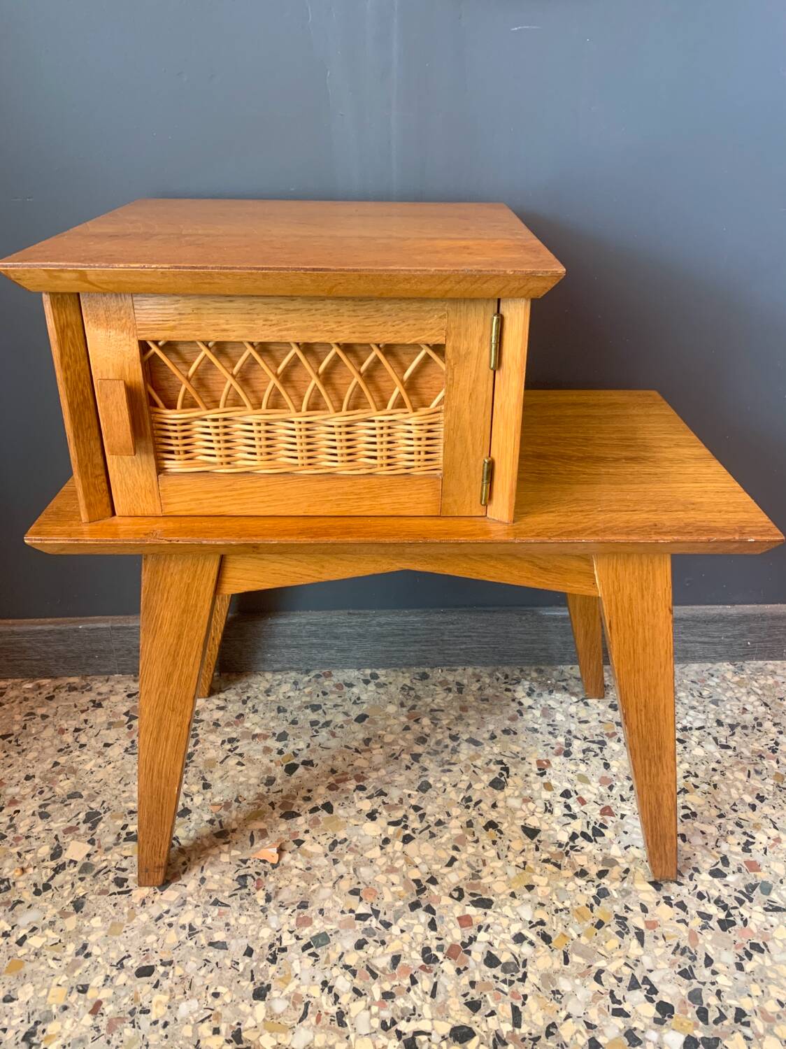 Chevet en bois et rotin années 50