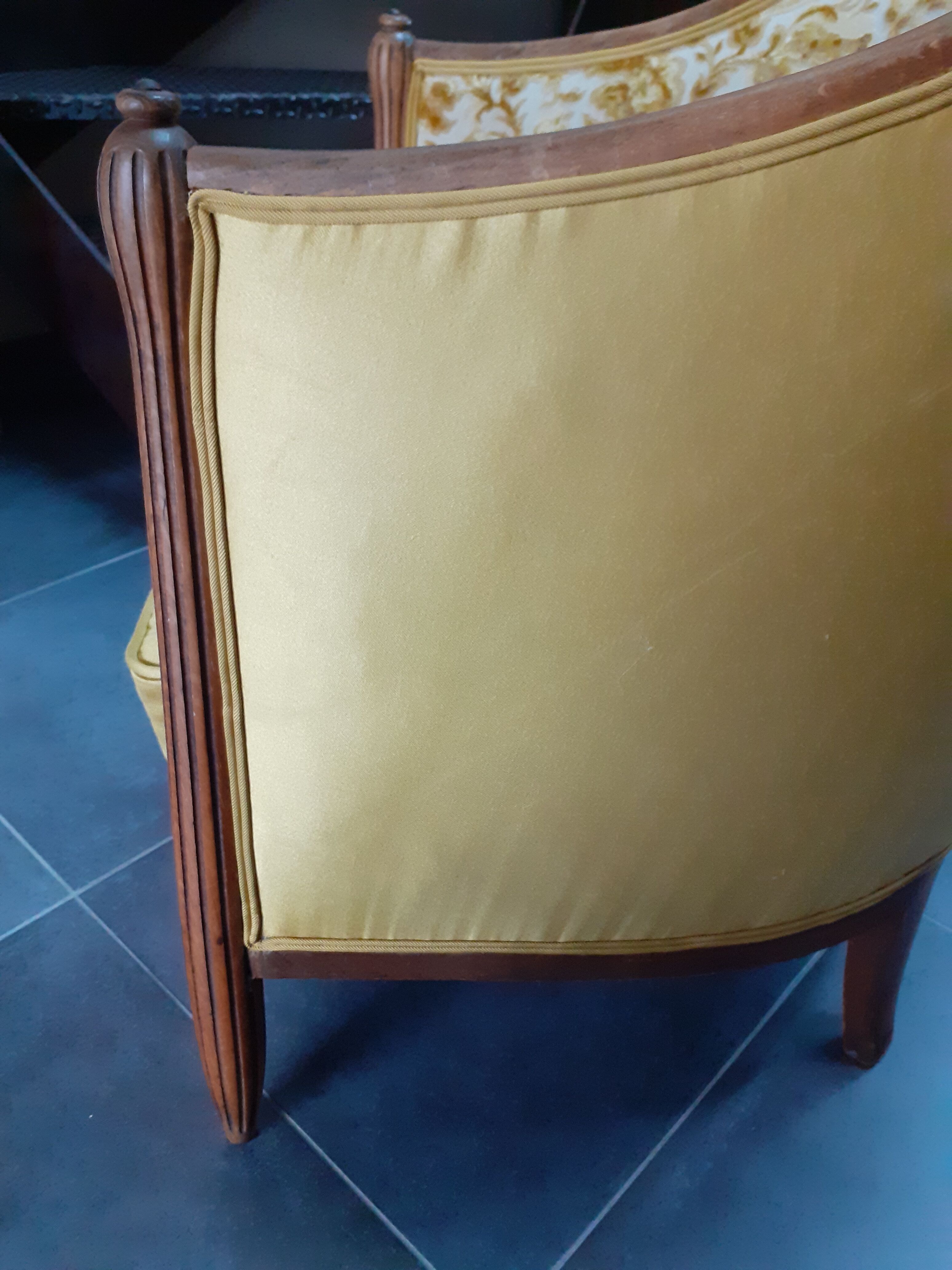 Barrel chair