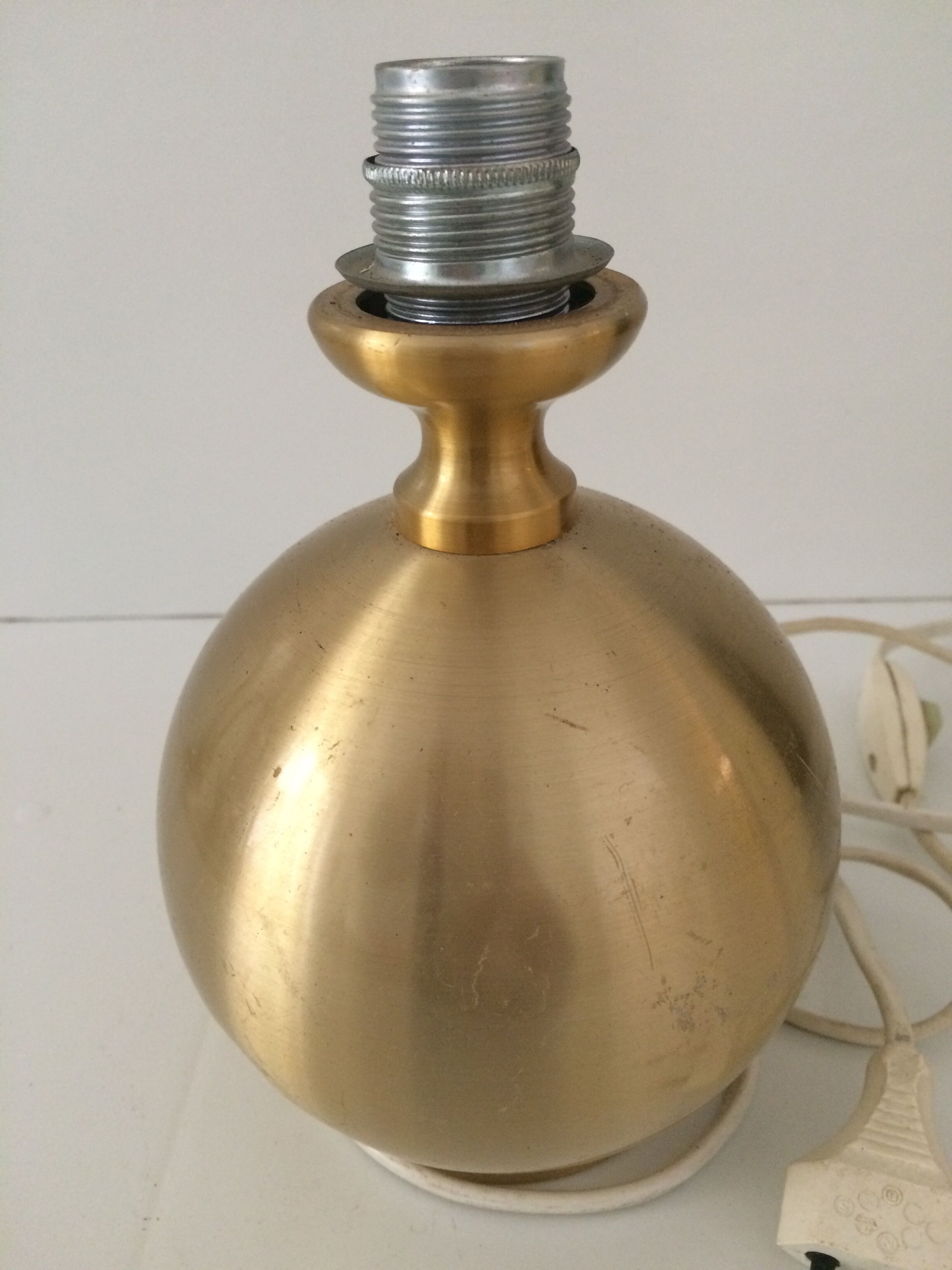 Vintage golden metal ball lamp foot