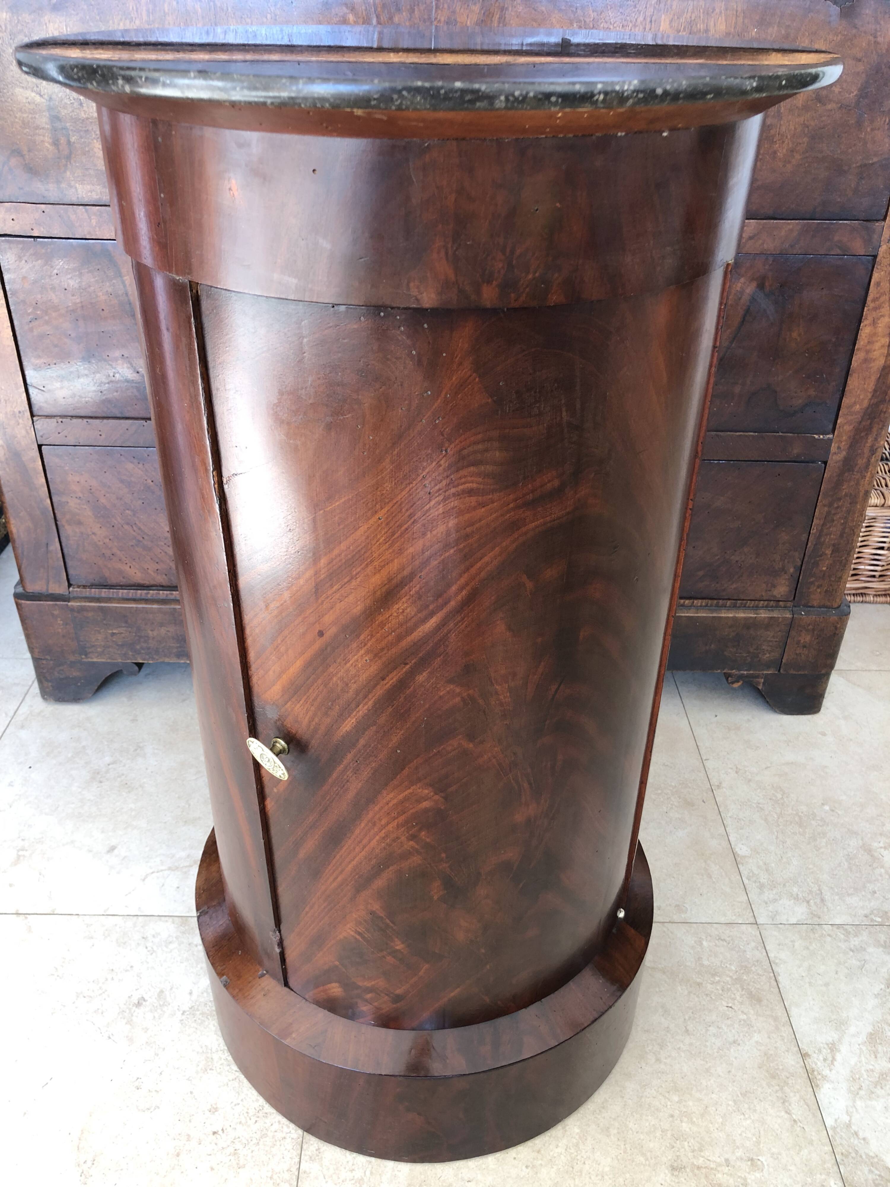 Empire Period Somno in Flamed Mahogany and Anthracite Sainte-Anne Marble