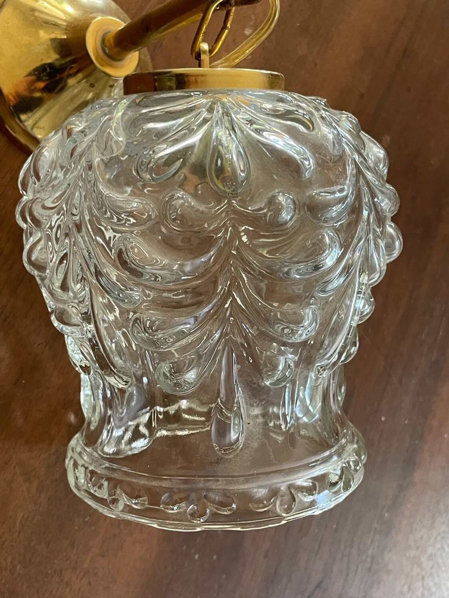 Suspension en verre moulé et métal doré vintage
