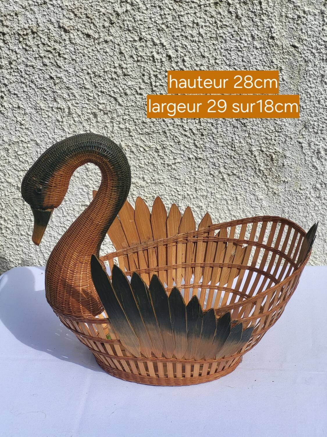 Vintage swan basket
