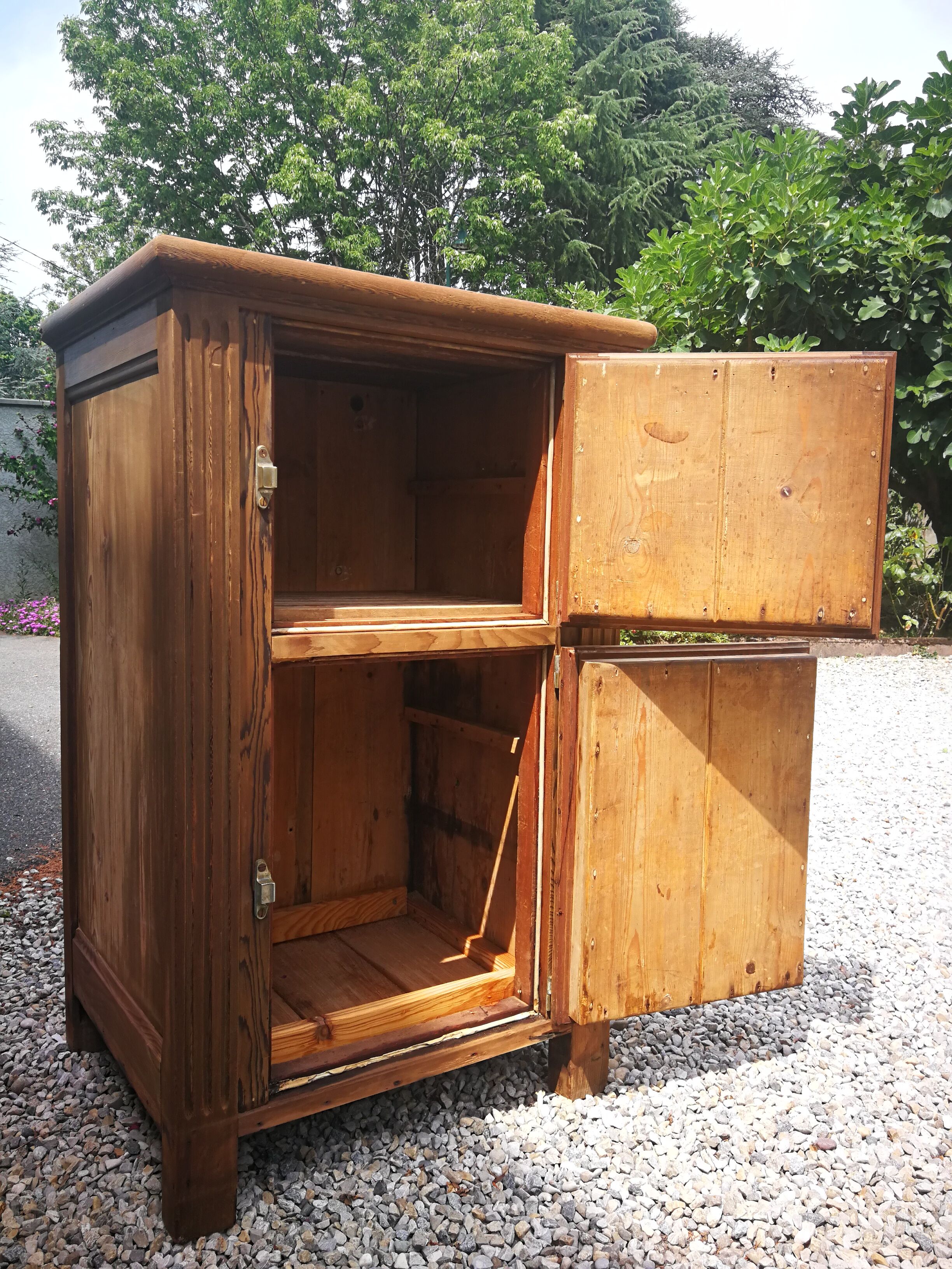 Former ice fridge craft furniture