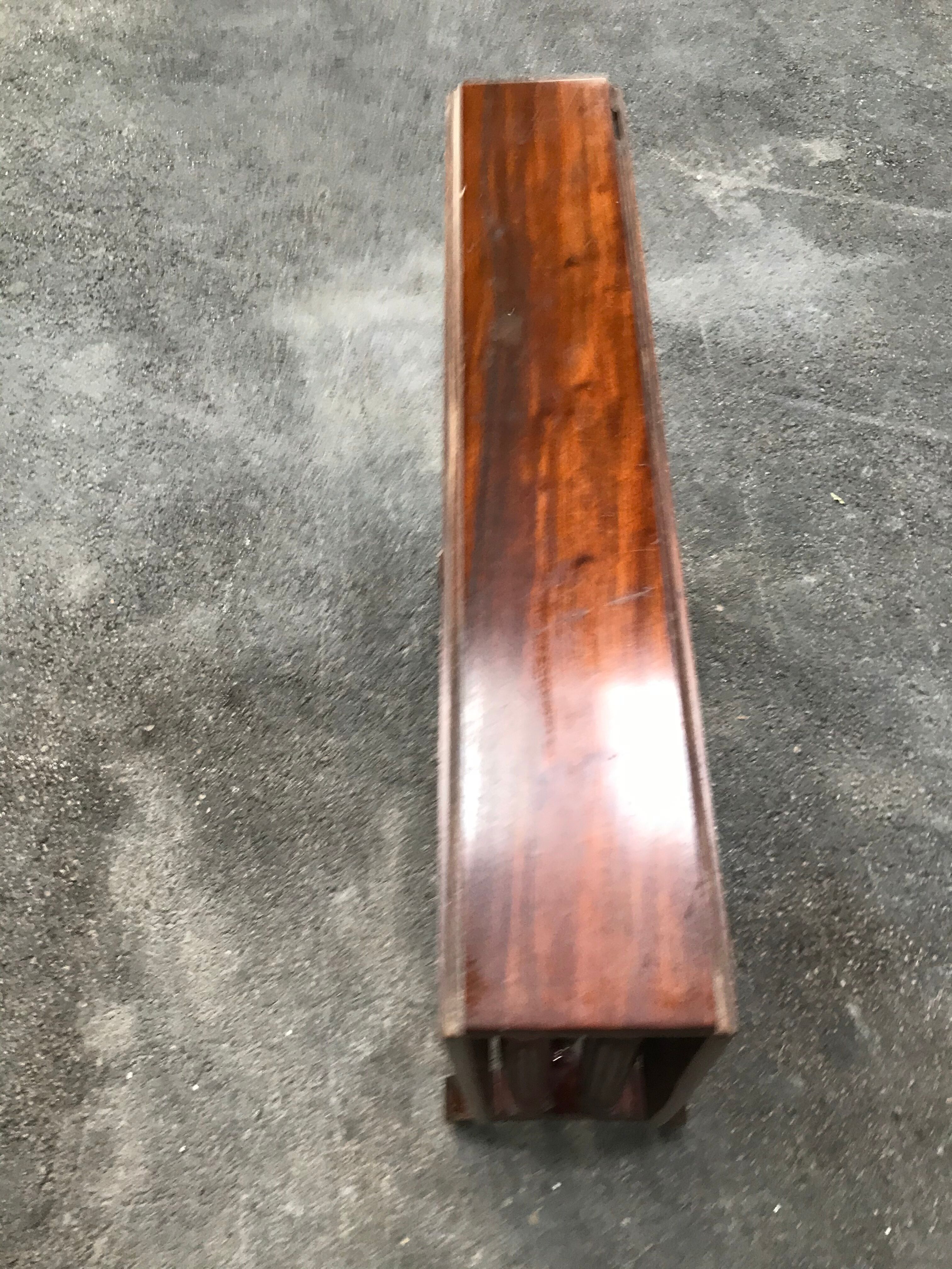 Gateleg table in solid mahogany