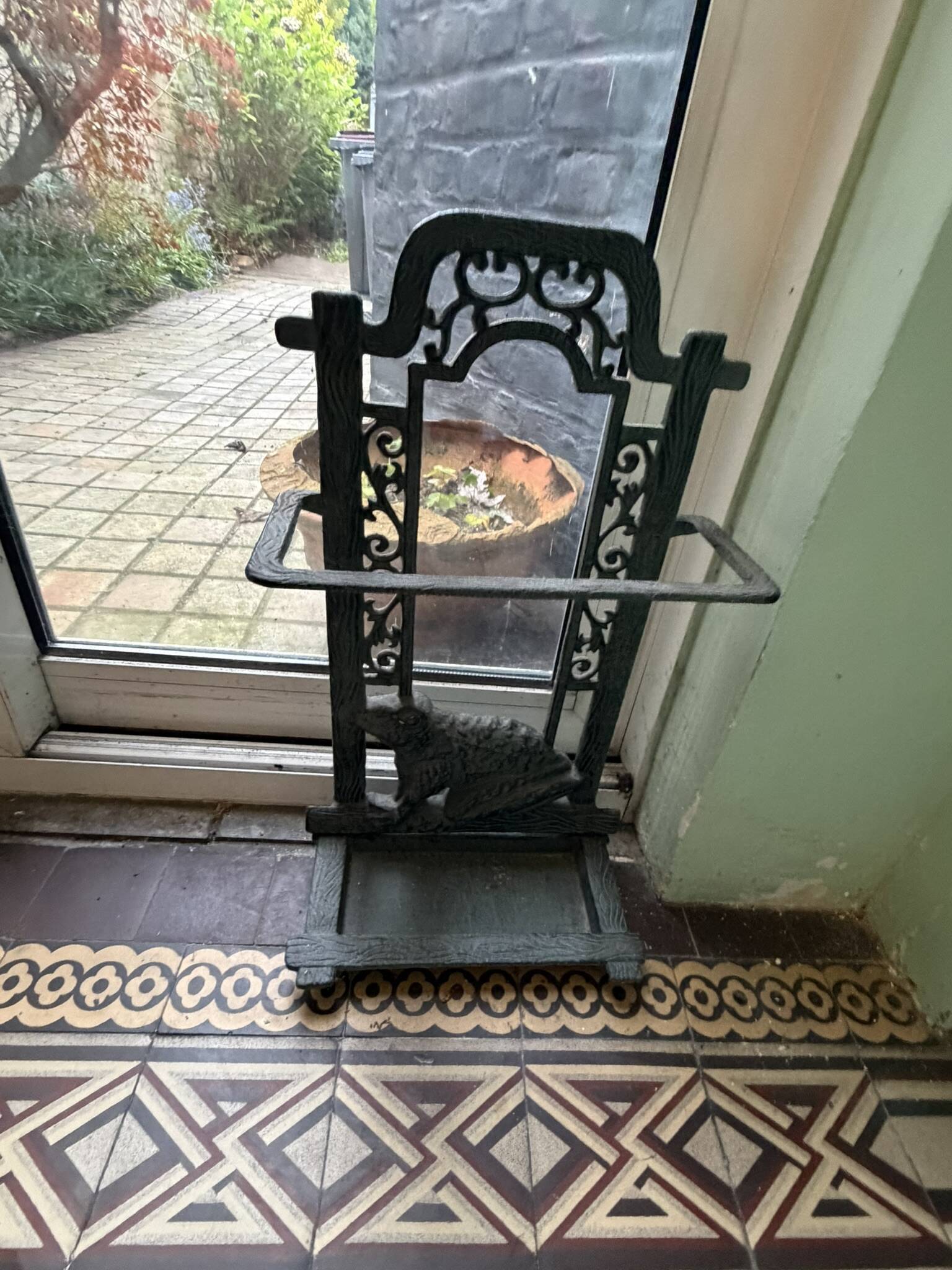 Victorian style cast iron umbrella stand (pattern XX)