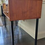 Scandinavian dressing table