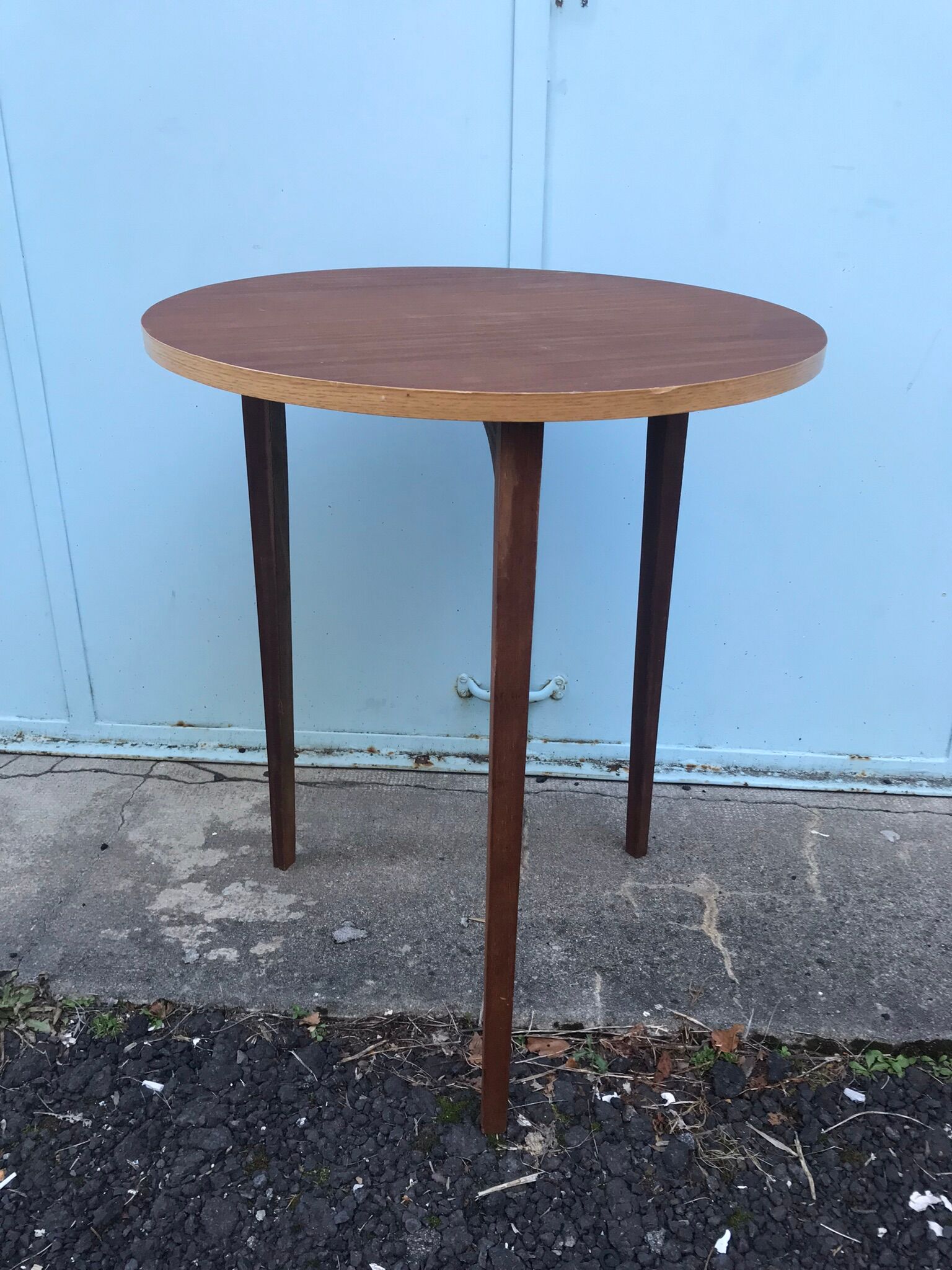 Table ronde tripode années 60