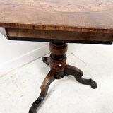 Octagonal pedestal table in marquetry, Italy, 19th century