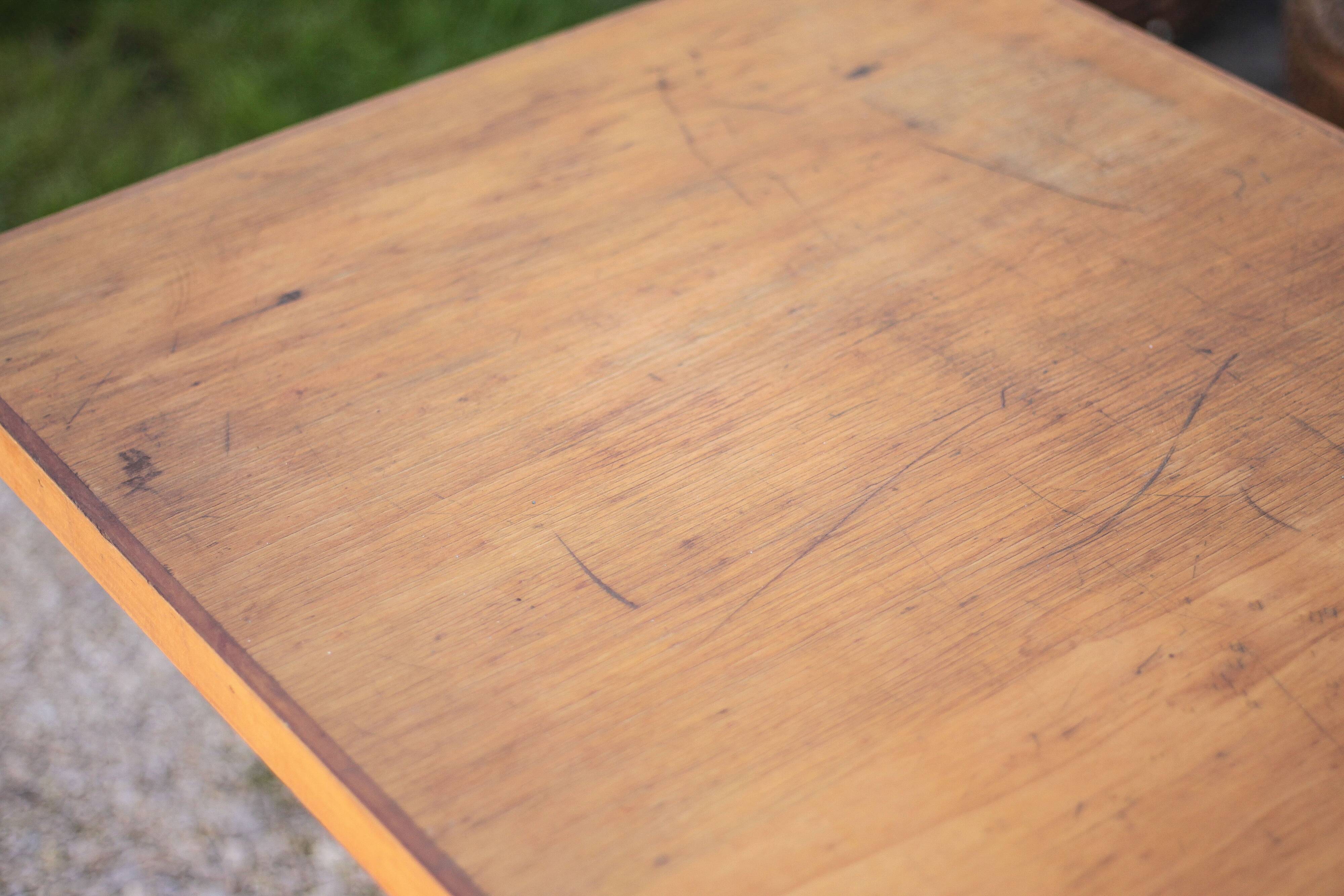 Table bois vintage, table bistrot Maison Guillaume a Bourges, table d'appoi
