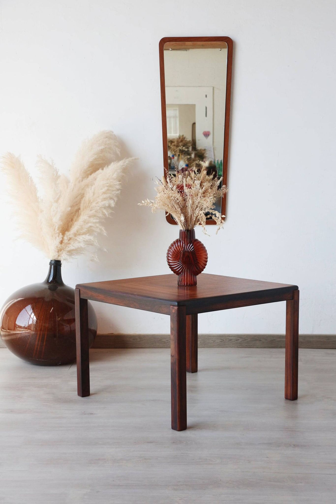 Table d’appoint carrée en palissandre – Henning Kjaernulf pour Vejle Stole