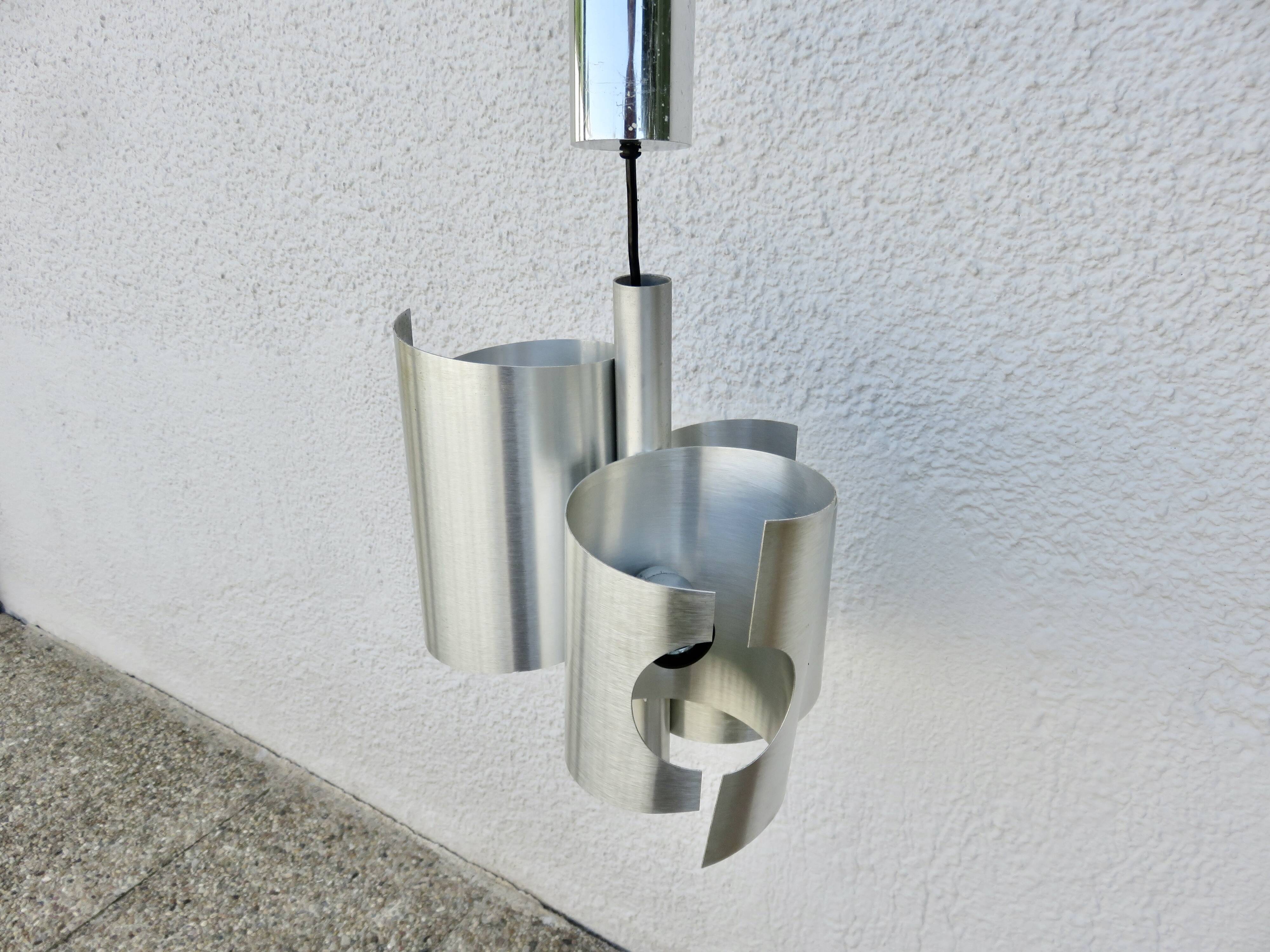 Suspension space age, UFO, rockabilly, pure 1970s design.