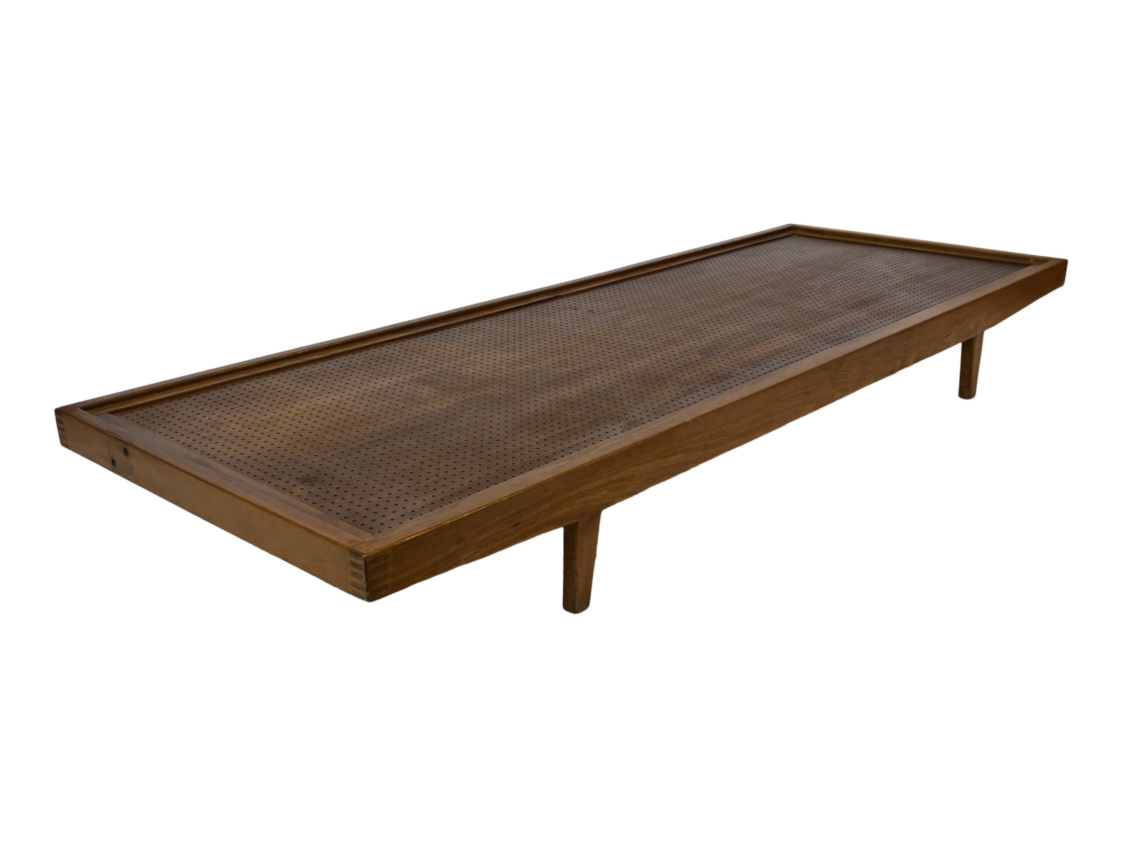 Mid-century daybed with removable backrest in oak 50's design