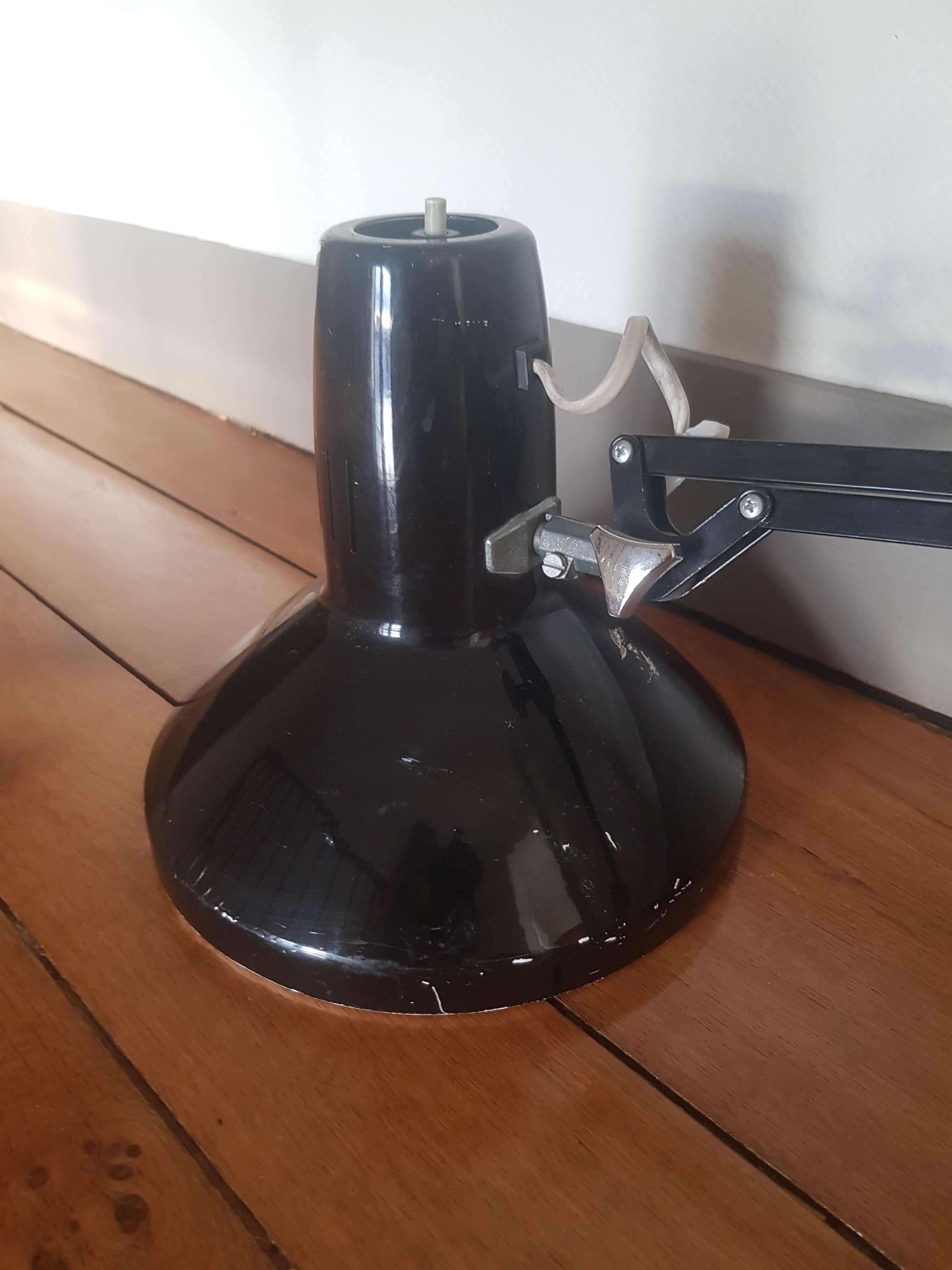 Ledu articulated lamp