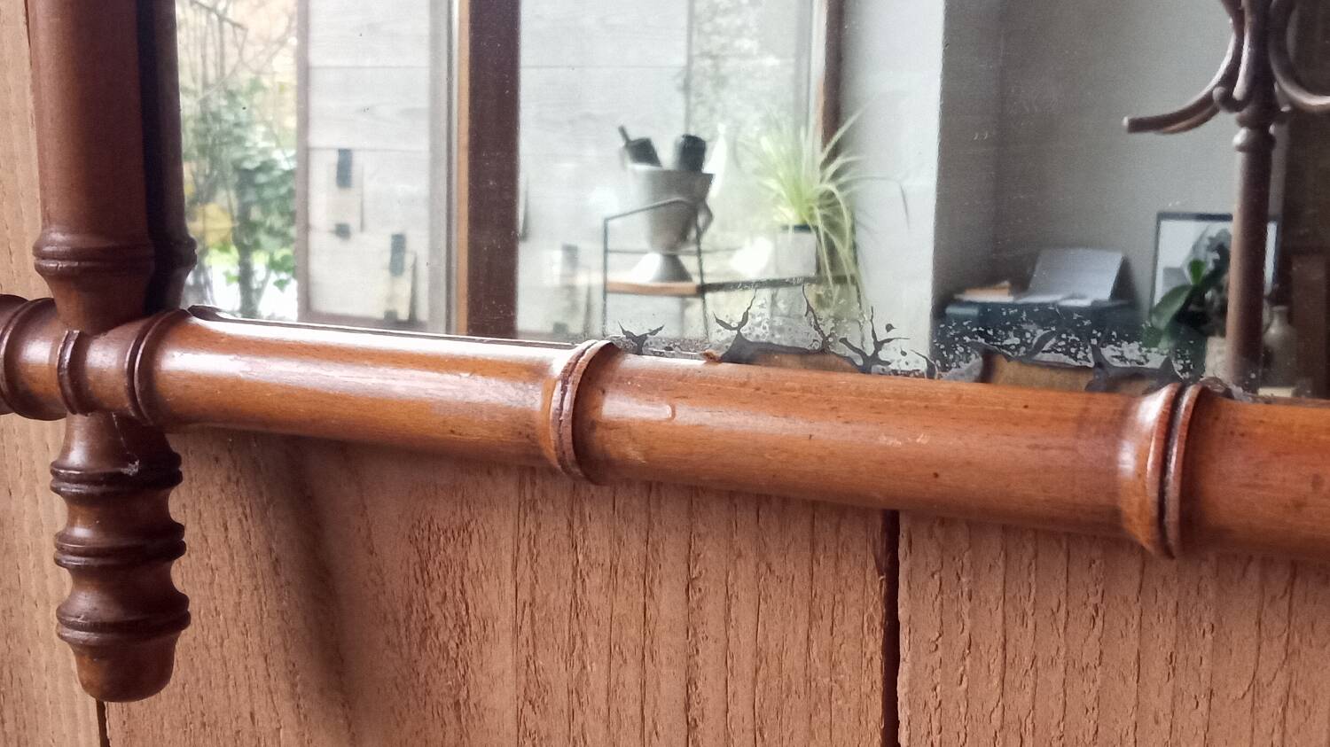 Turned wooden mirror imitation bamboo