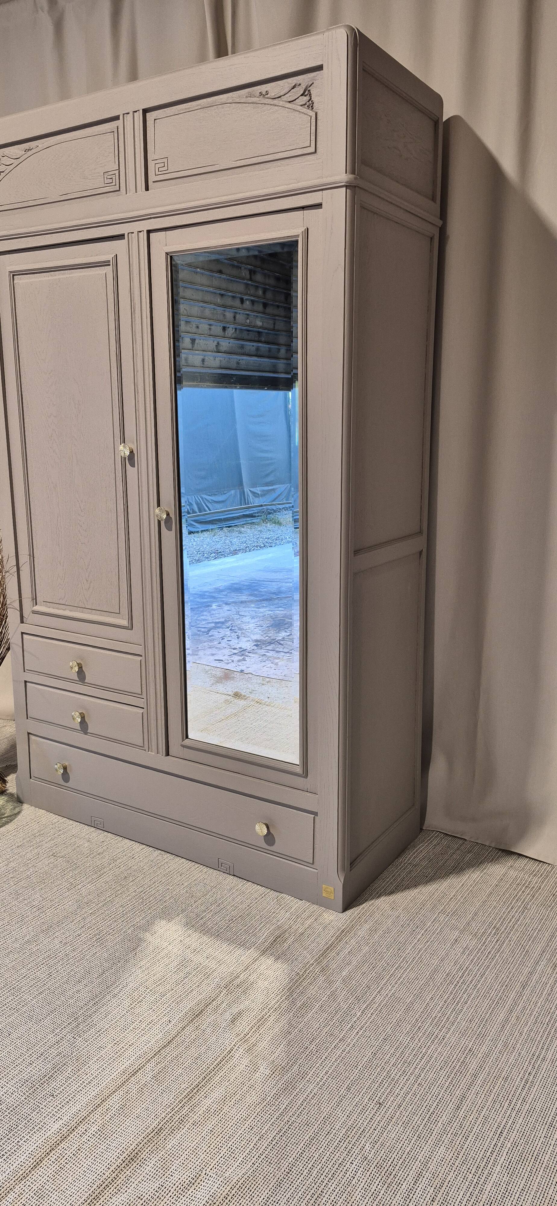 Art Deco hotel wardrobe