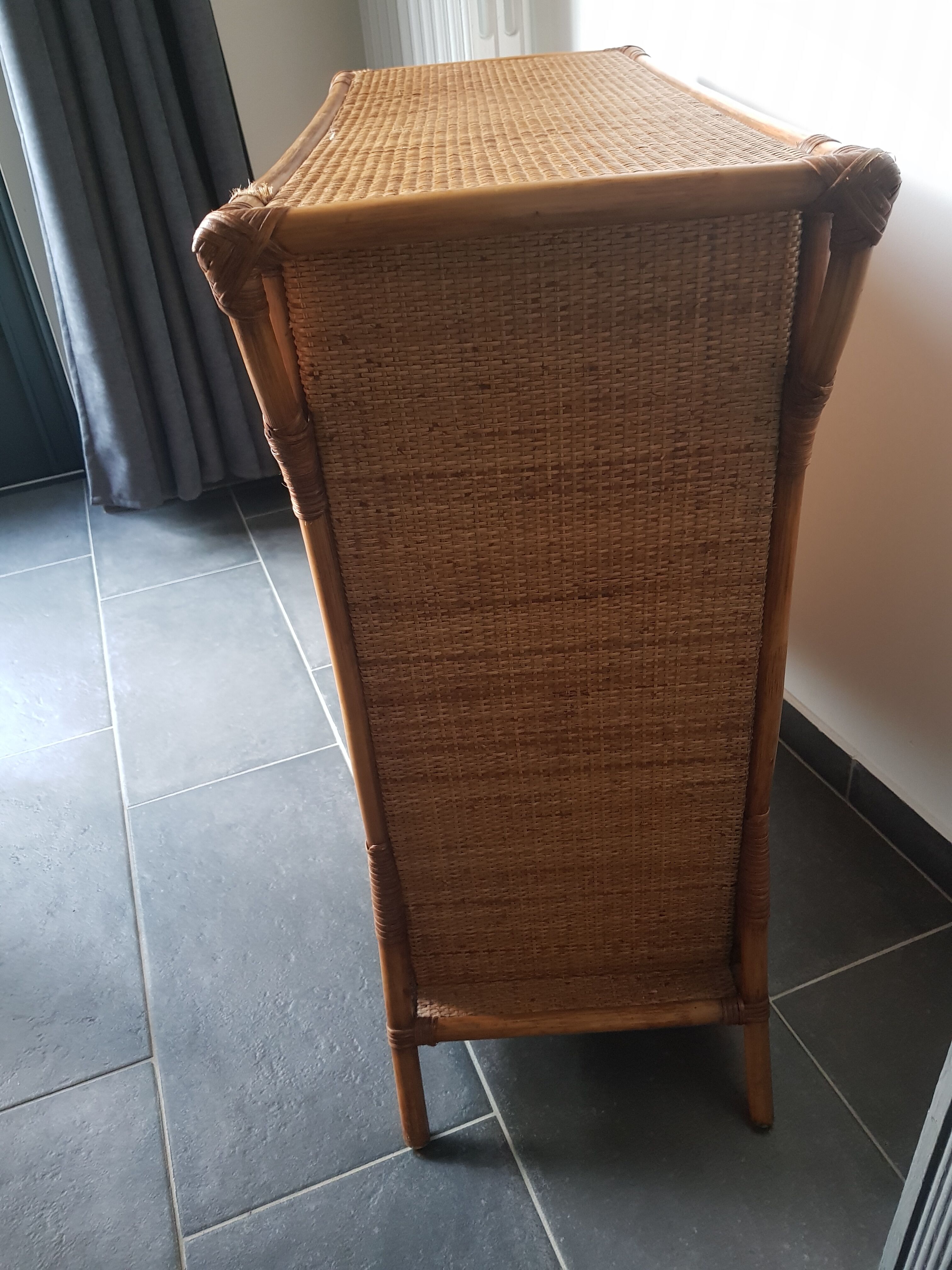 Chest of drawers in canning rattan and bamboo