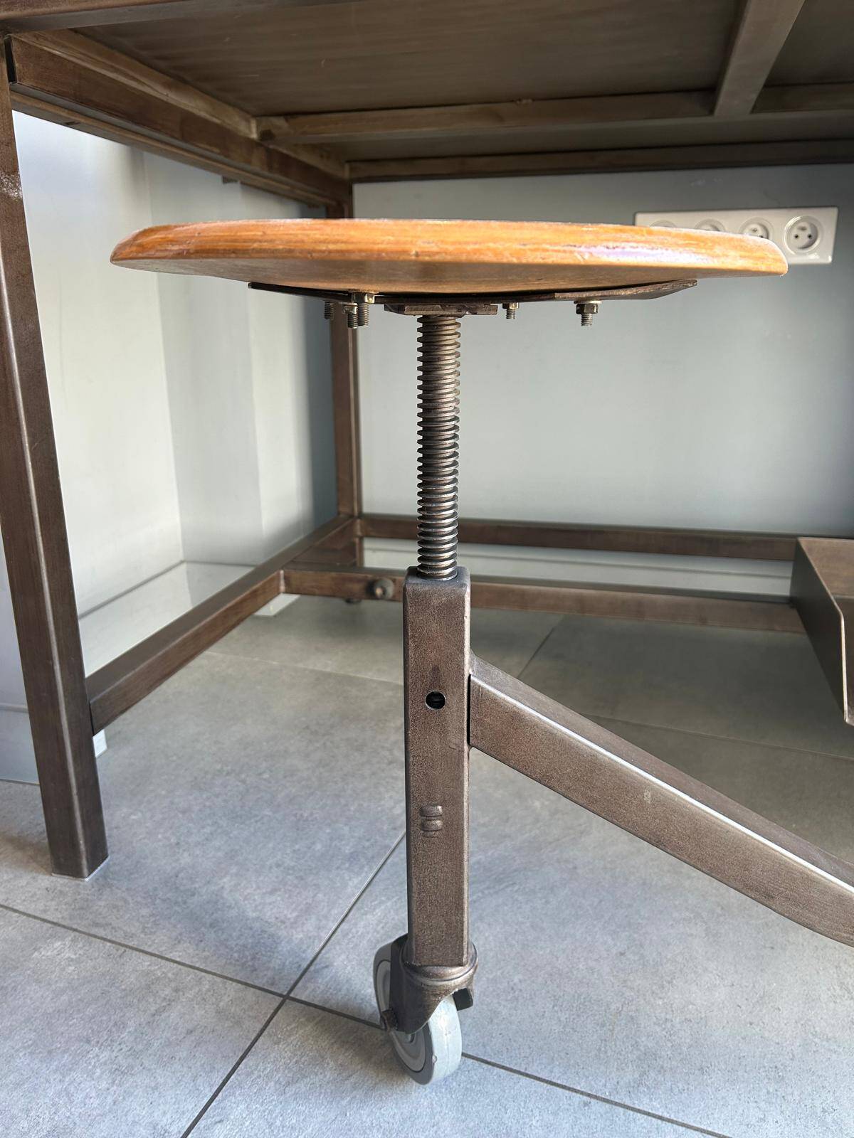 Postal sorting furniture with stool
