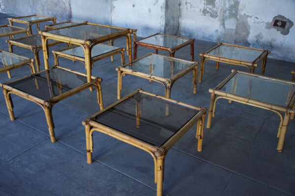 Lot de dix-huit tables basses rotin 1950
