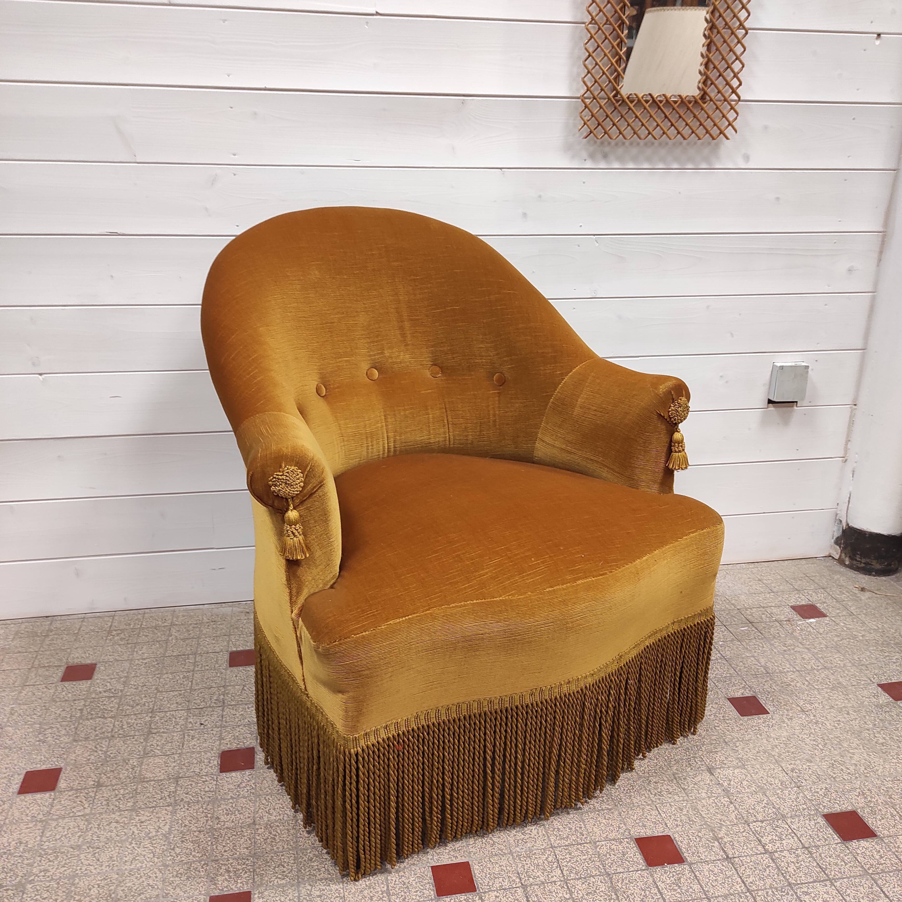 Toad armchair