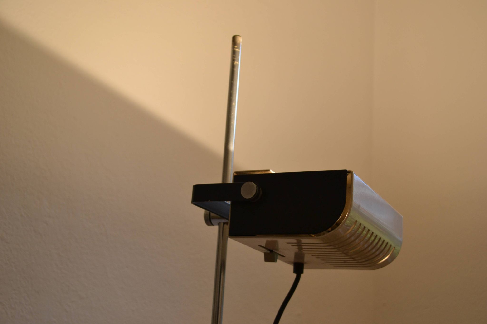 White halogen floor lamp, DLG 626 design, Joe Colombo, circa 1970