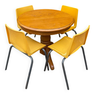 Vintage 70s table and 4 chairs set