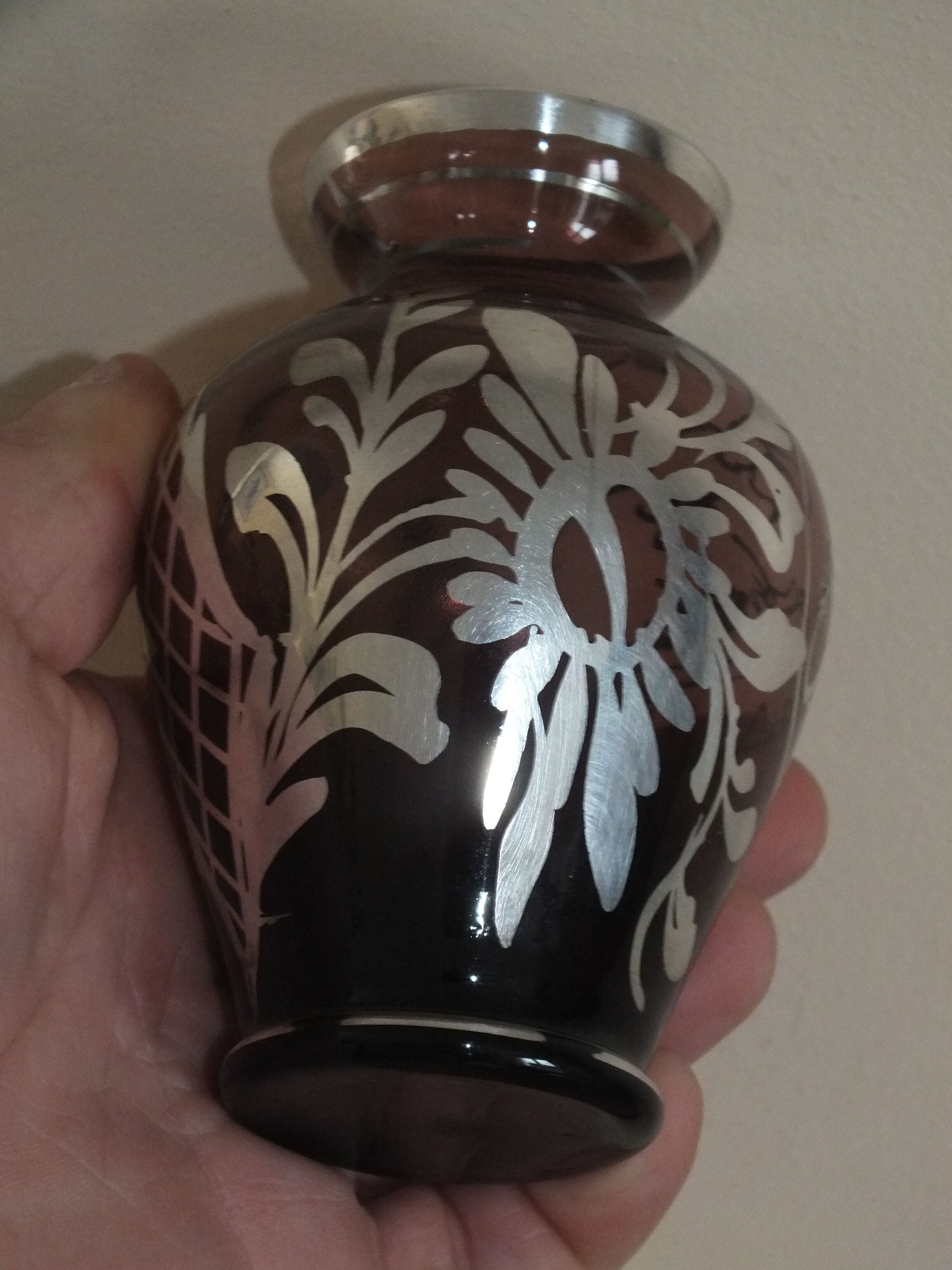 Small Holy Grail vase in purple crystal and silver inlays