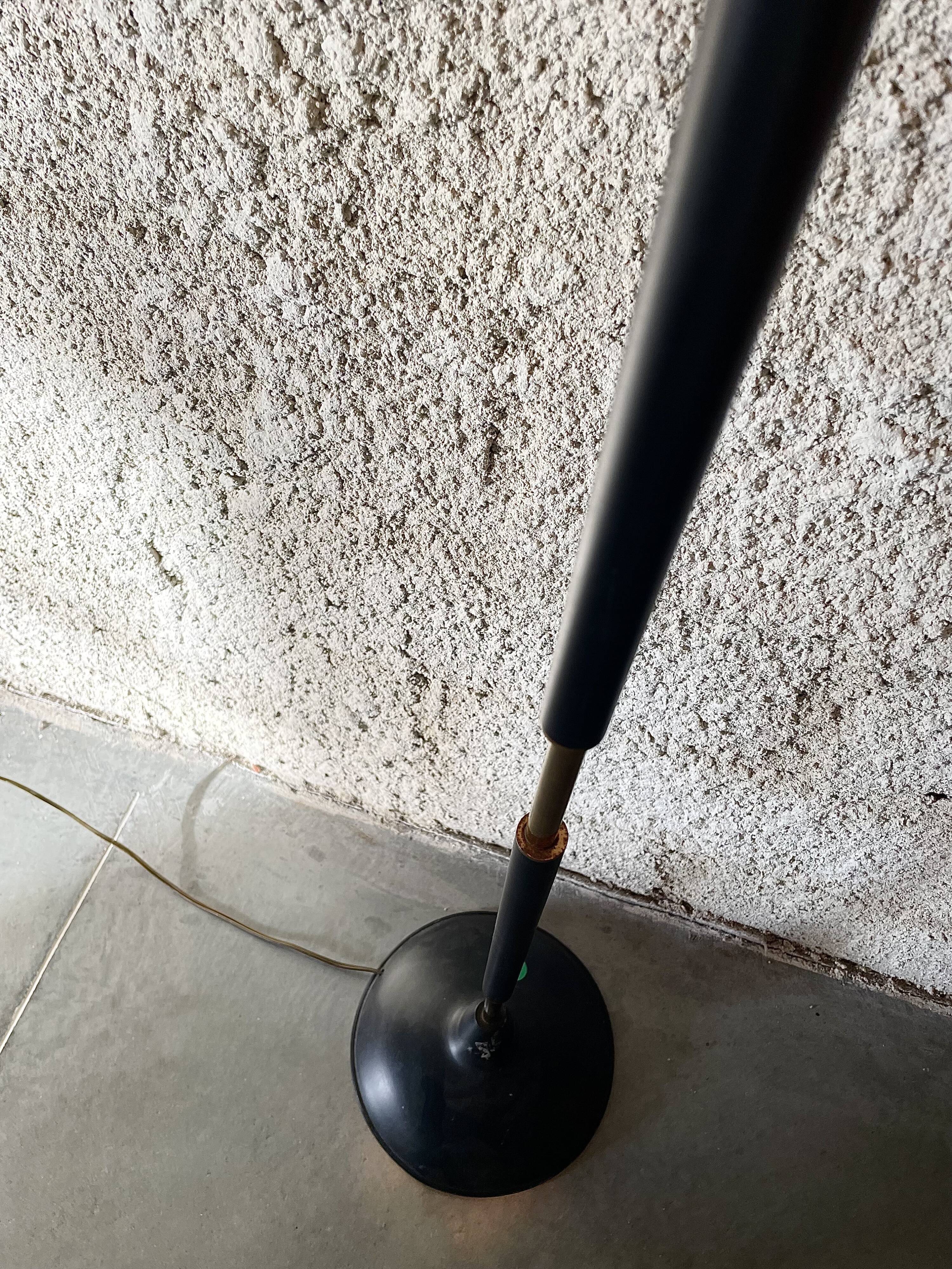 1960s floor lamp in brass and black lacquered steel