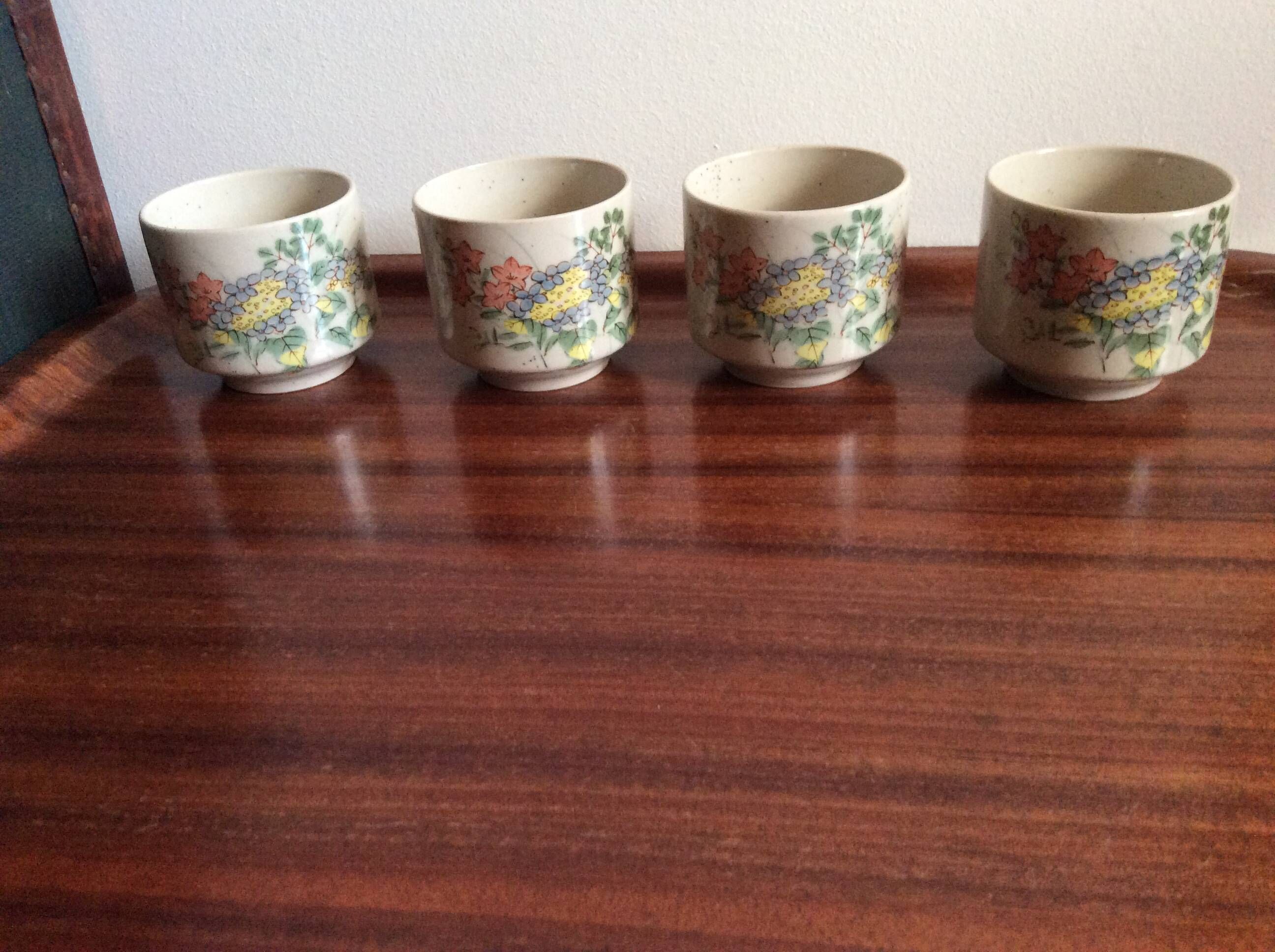 4 tasses à café