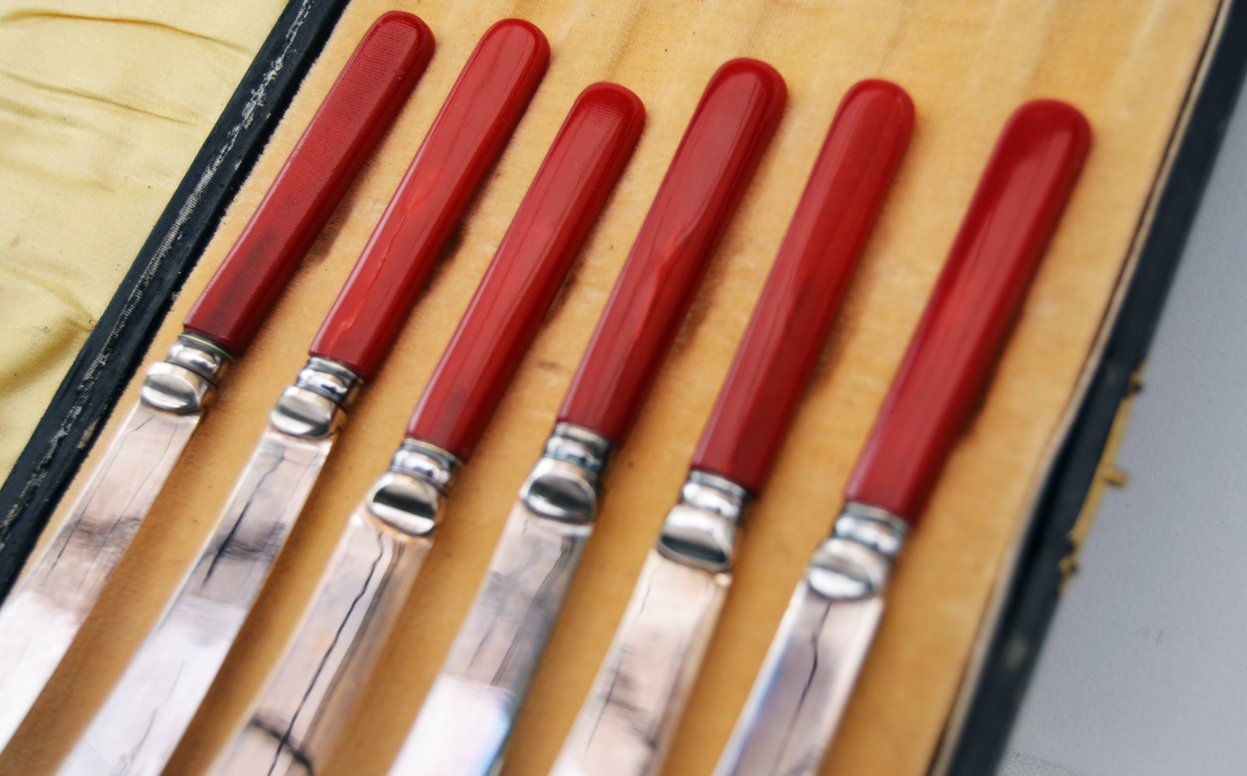 Art Deco Silver Plated Cased Butter or Breakfast Knifes