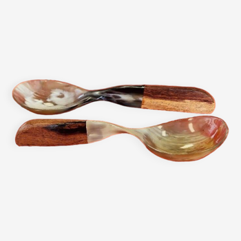 Salad server in buffalo horn and exotic wood
