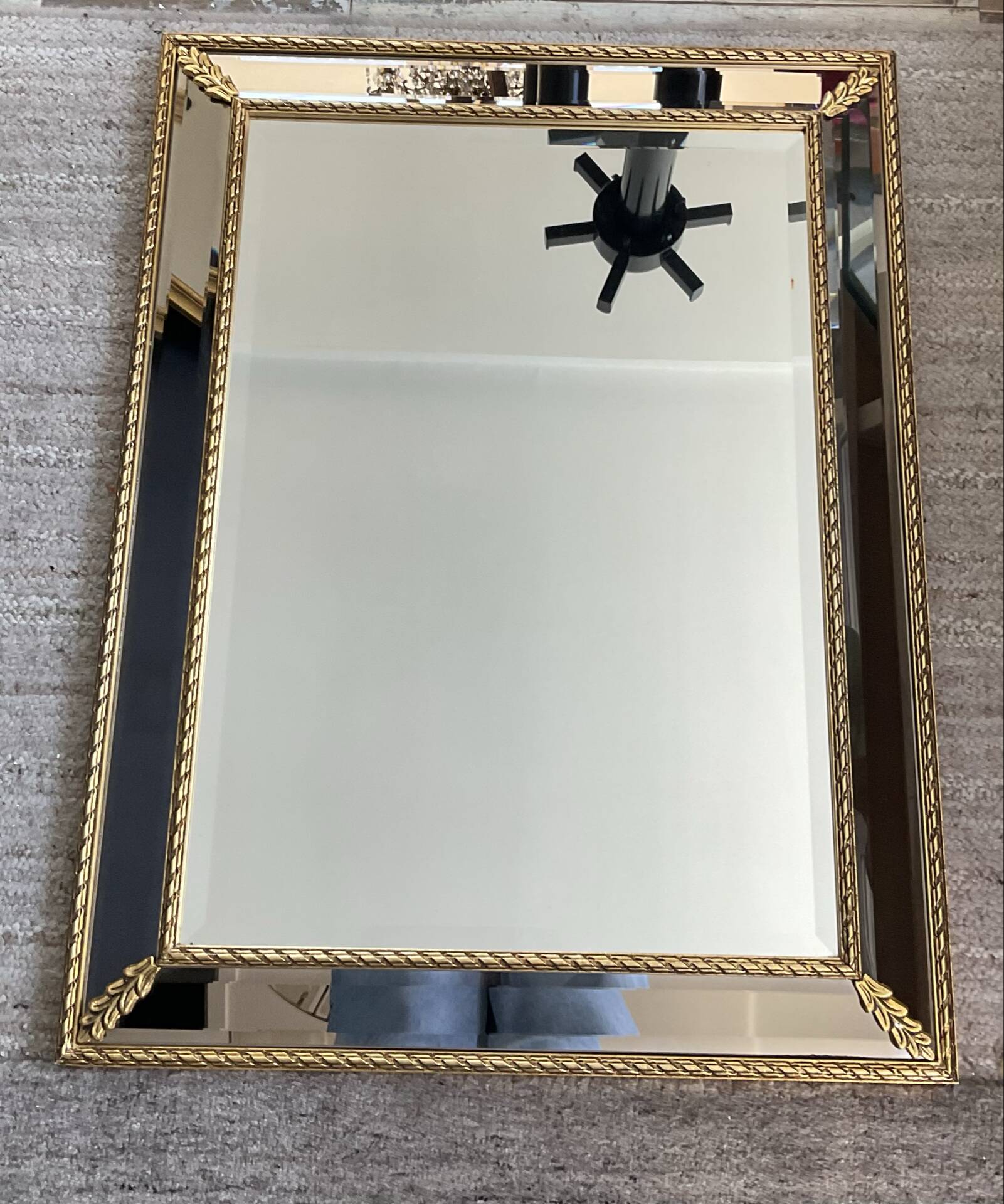 Ancien miroir bois doré et parcloses biseautées 