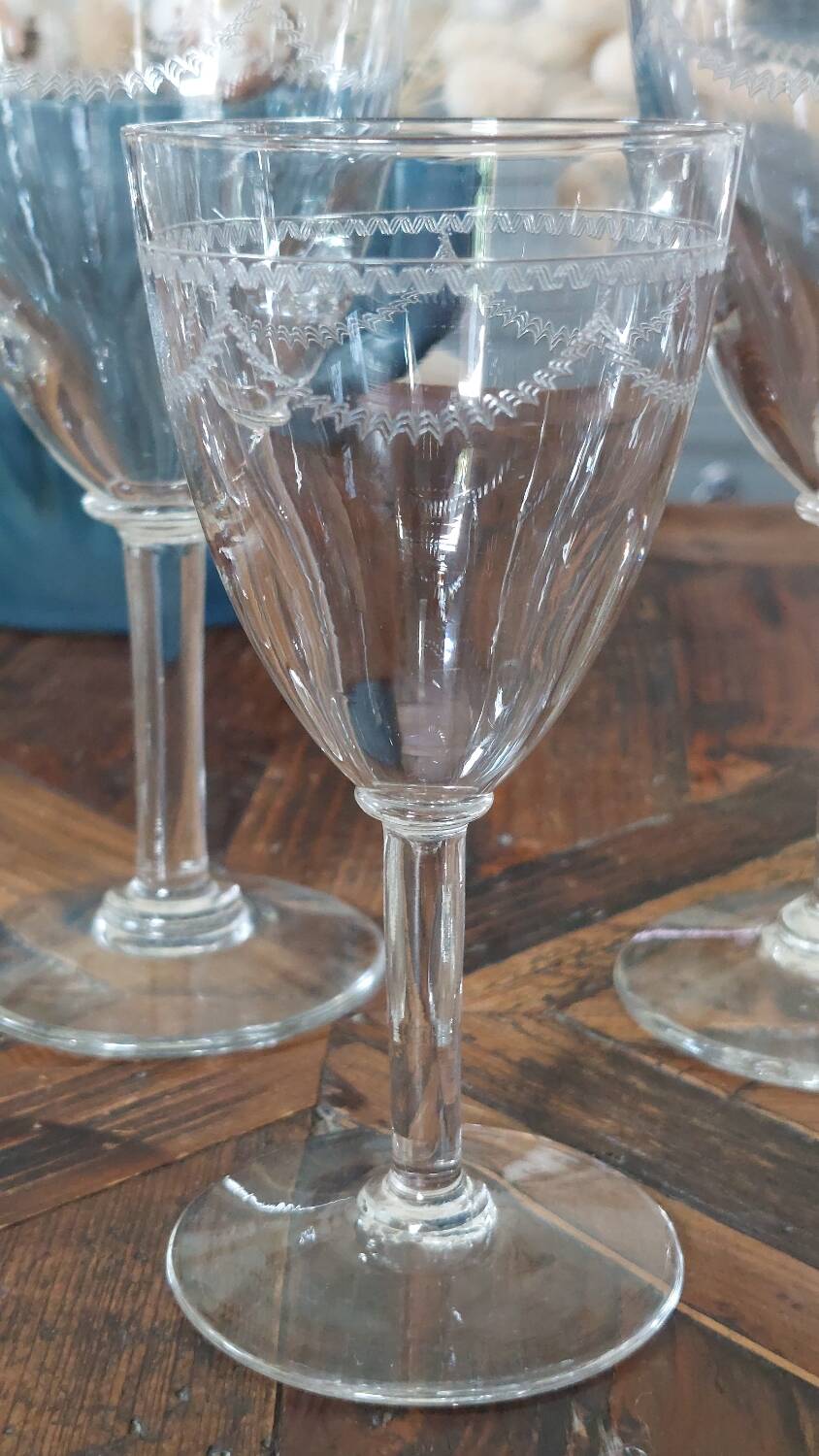 Lot de 8 verres en cristal gravé – Style Louis XVI