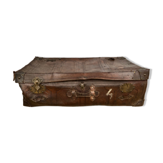 Suitcase or trunk in leather late nineteenth century