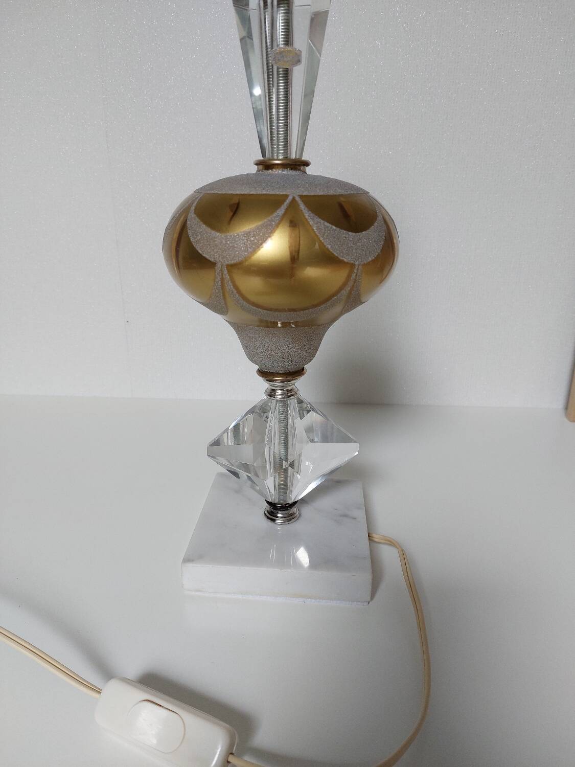 Lampe cristal taillé à la main et marbre blanc 57 cm