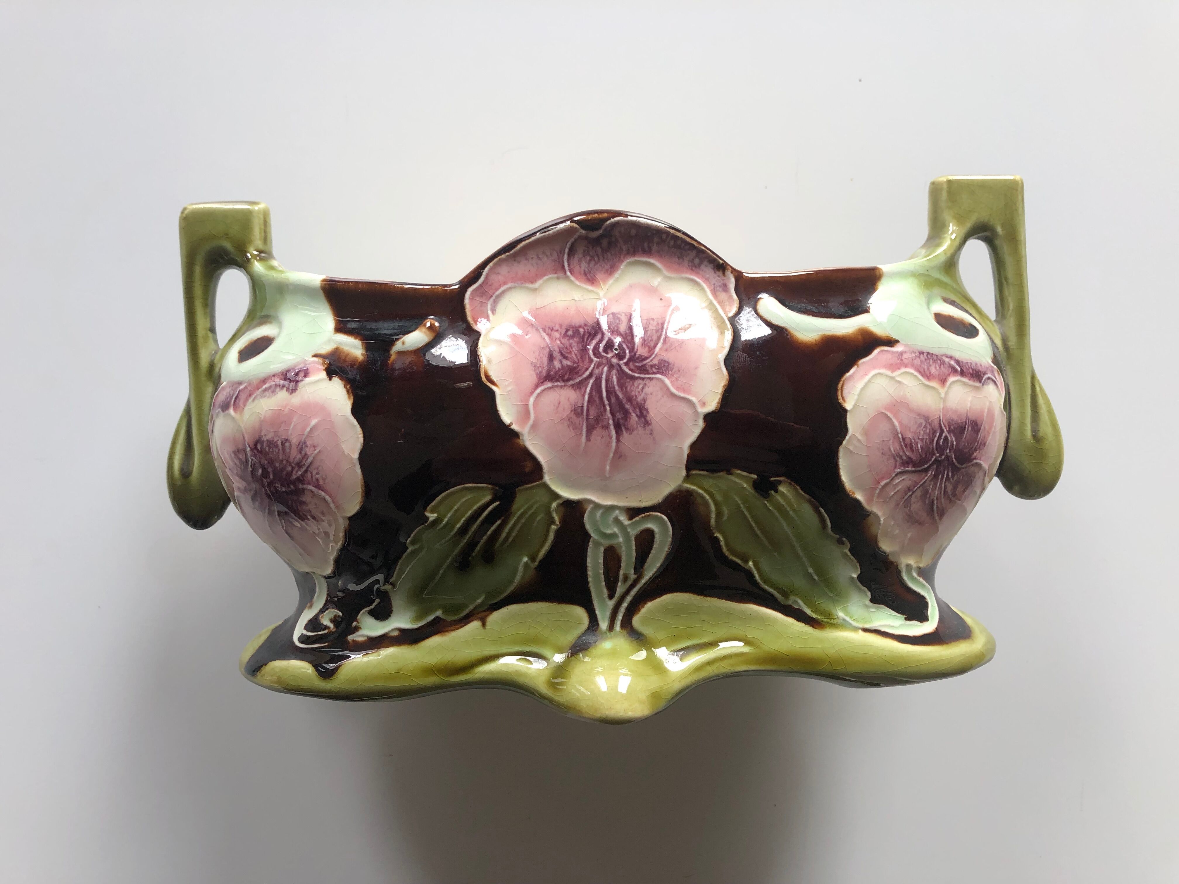 Art deco centerpiece