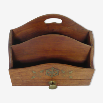 Letter holder