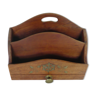 Letter holder