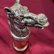 Gucci Italie :  Poivrier A Tête De Cheval En Métal Argenté Vers 1970