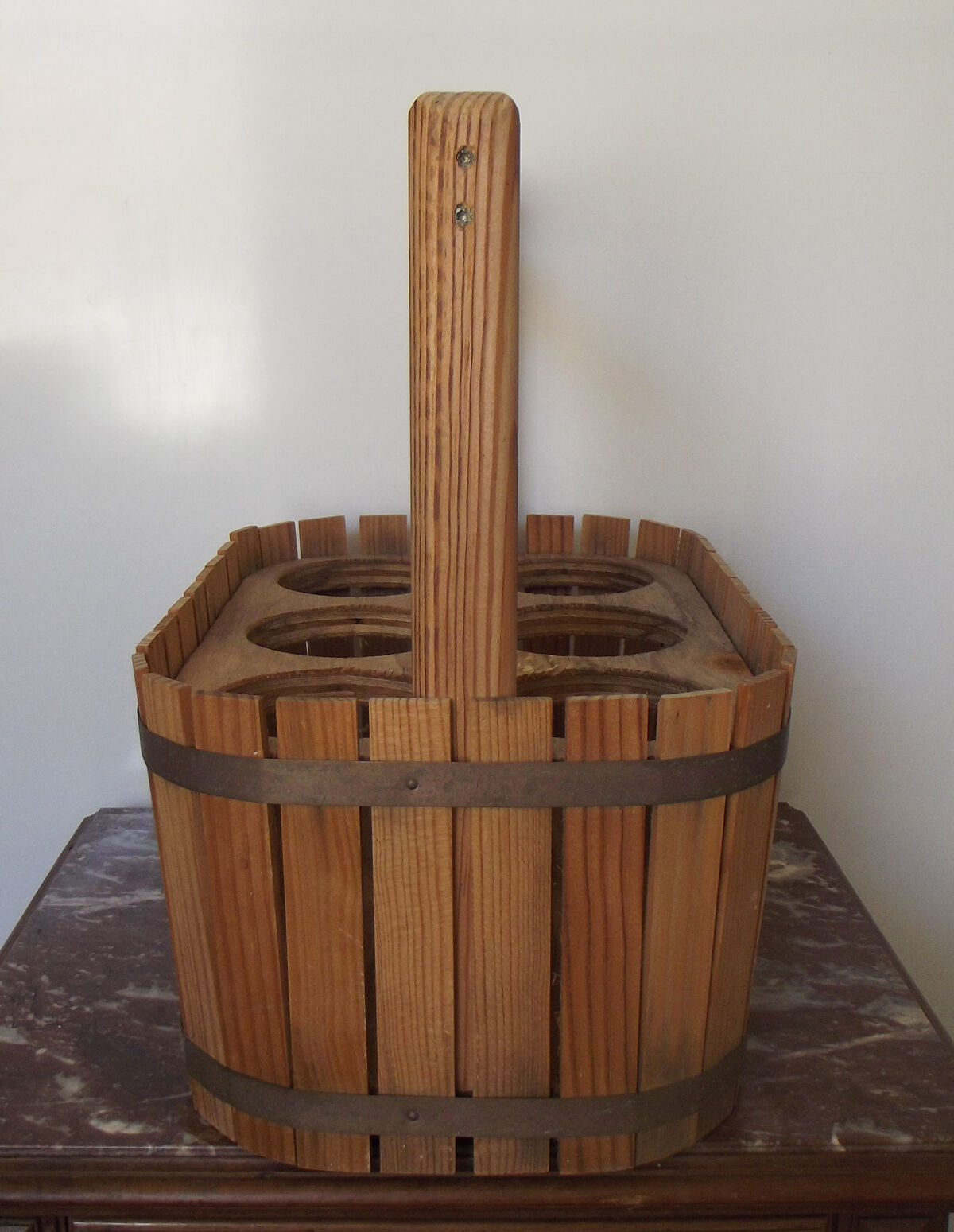 Basket rack wooden
