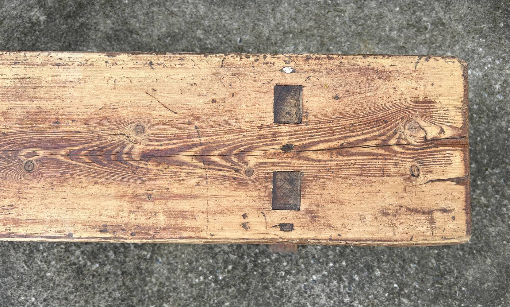 Large wooden bench, red oak, early 20th century.