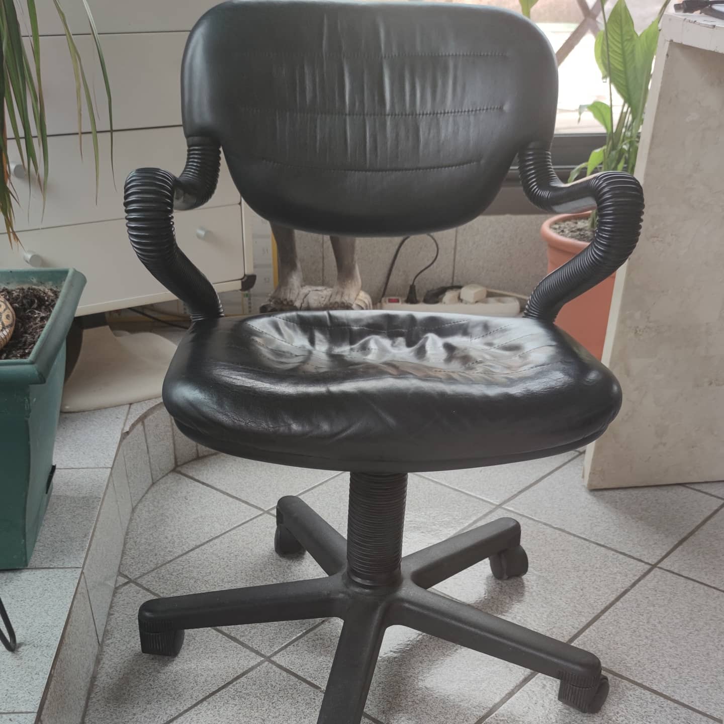 Office armchair circa 1980 called "vertebra" Italian design by Giancarlo Piretti and Emilio Ambasz P