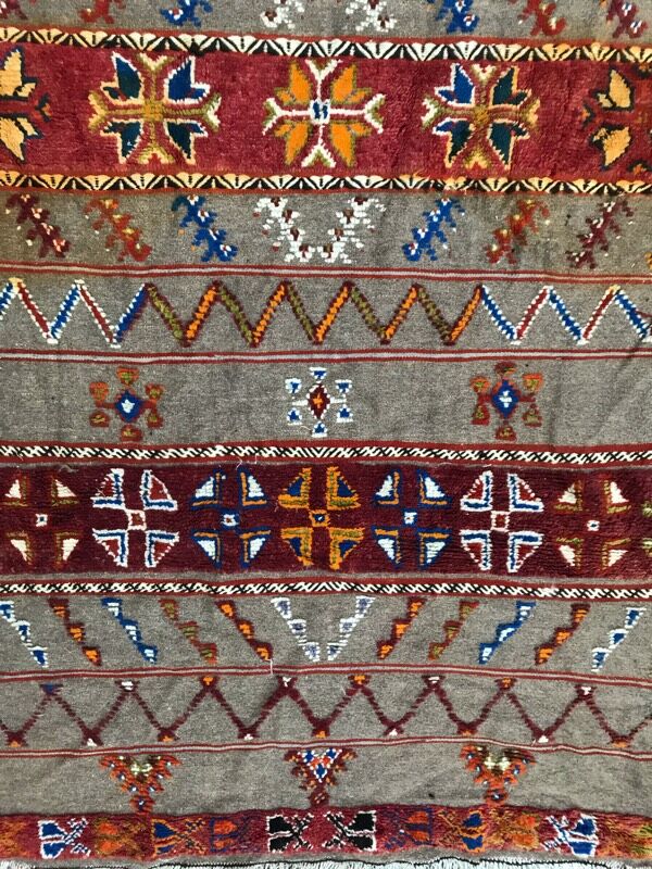 Moroccan berbere rug 142 x 254 cm