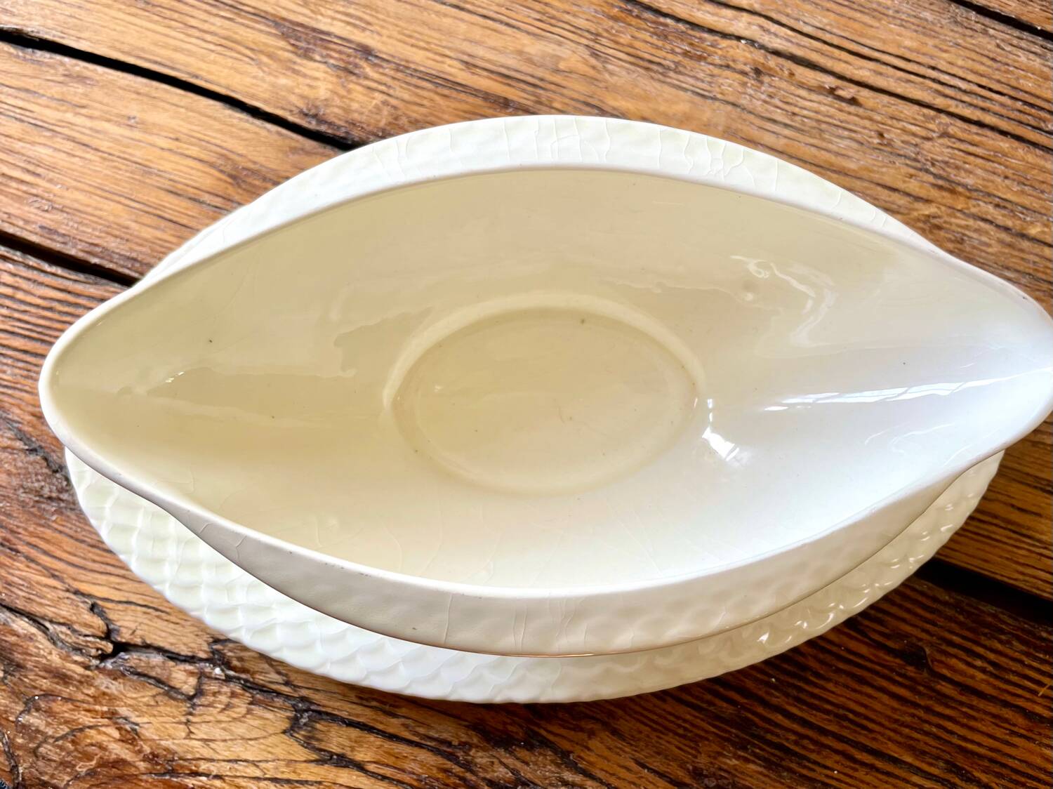 Large fish platter with its sauce boat, annecy model, vintage gien.