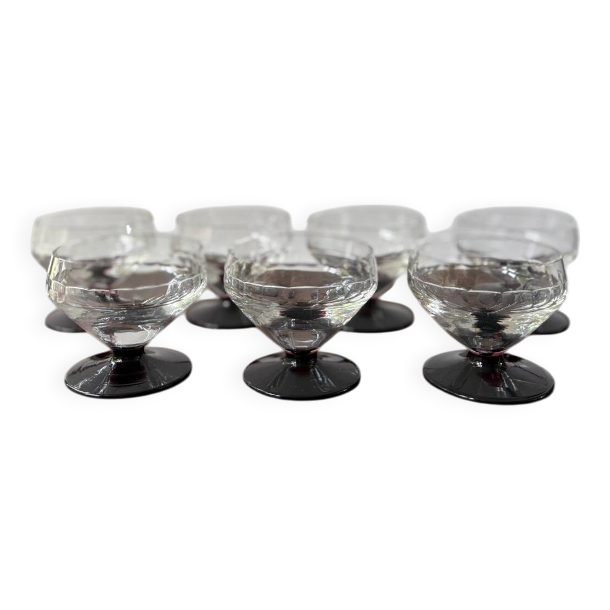 Lot de 8 coupes à champagne Art déco années 30-40 Pieds coloris grenat Verr