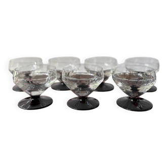 Set of 8 Art Deco champagne glasses from the 30s and 40s Garnet-colored feet Verr