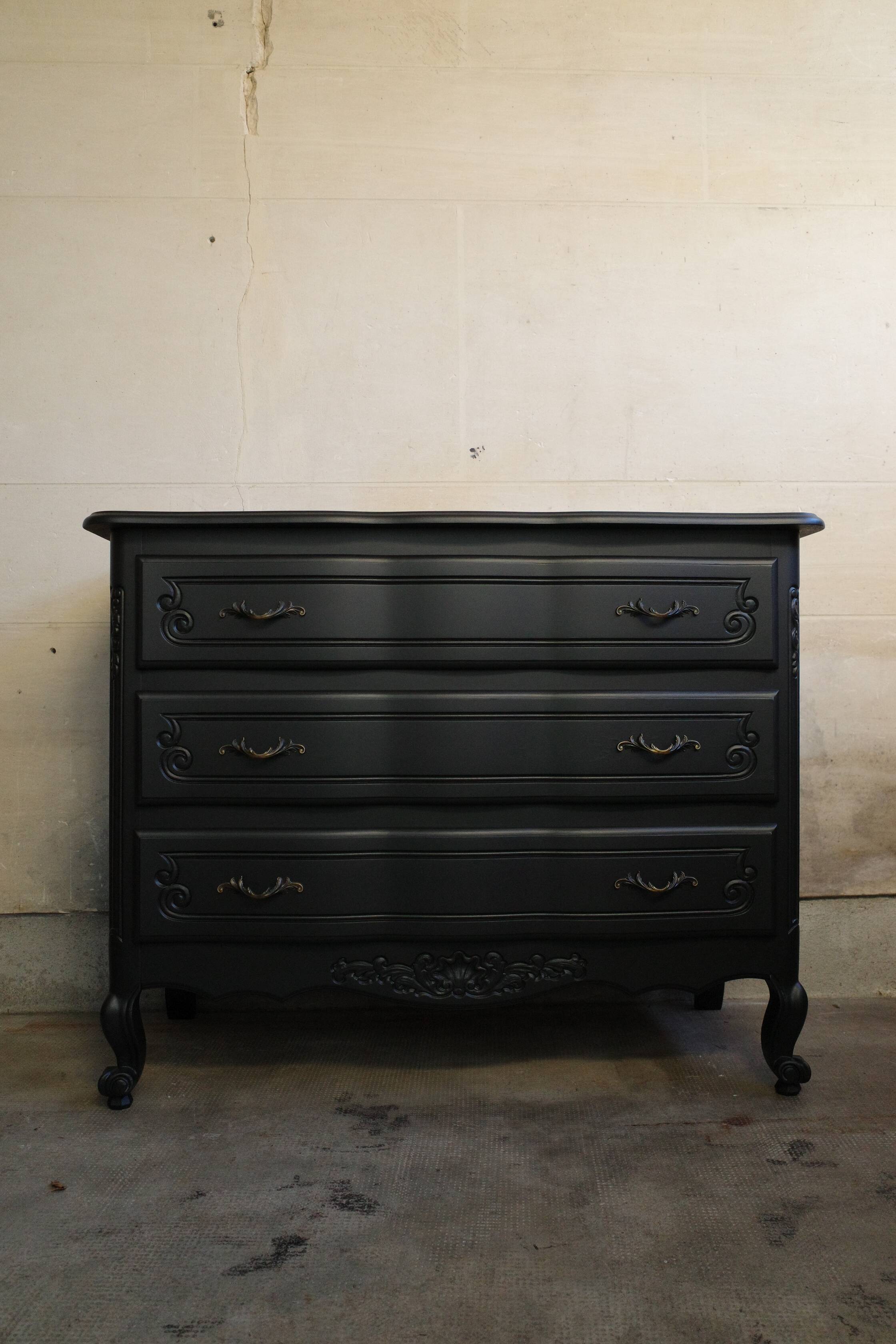 Black vintage chest of drawers