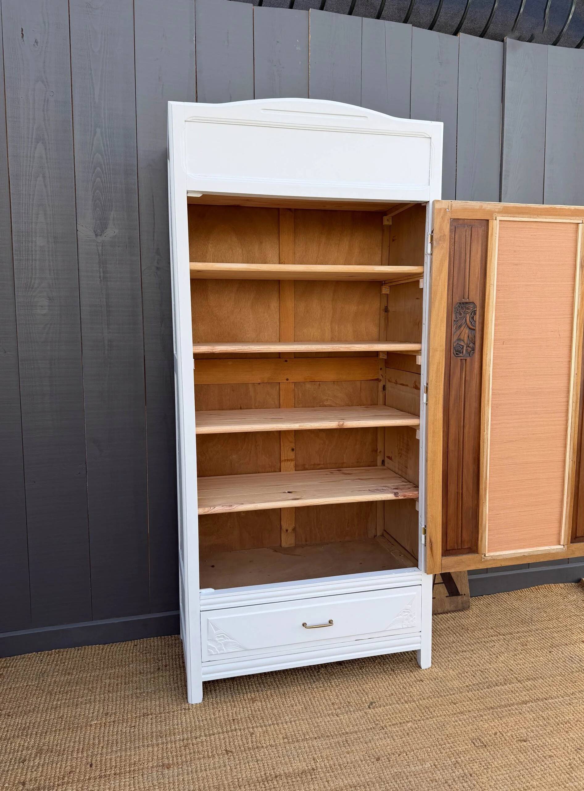 Armoire parisienne