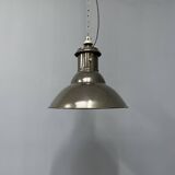 Lampe à suspension industrielle française en émail noir de taille moyenne