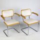 Paire de chaises B64 en velours