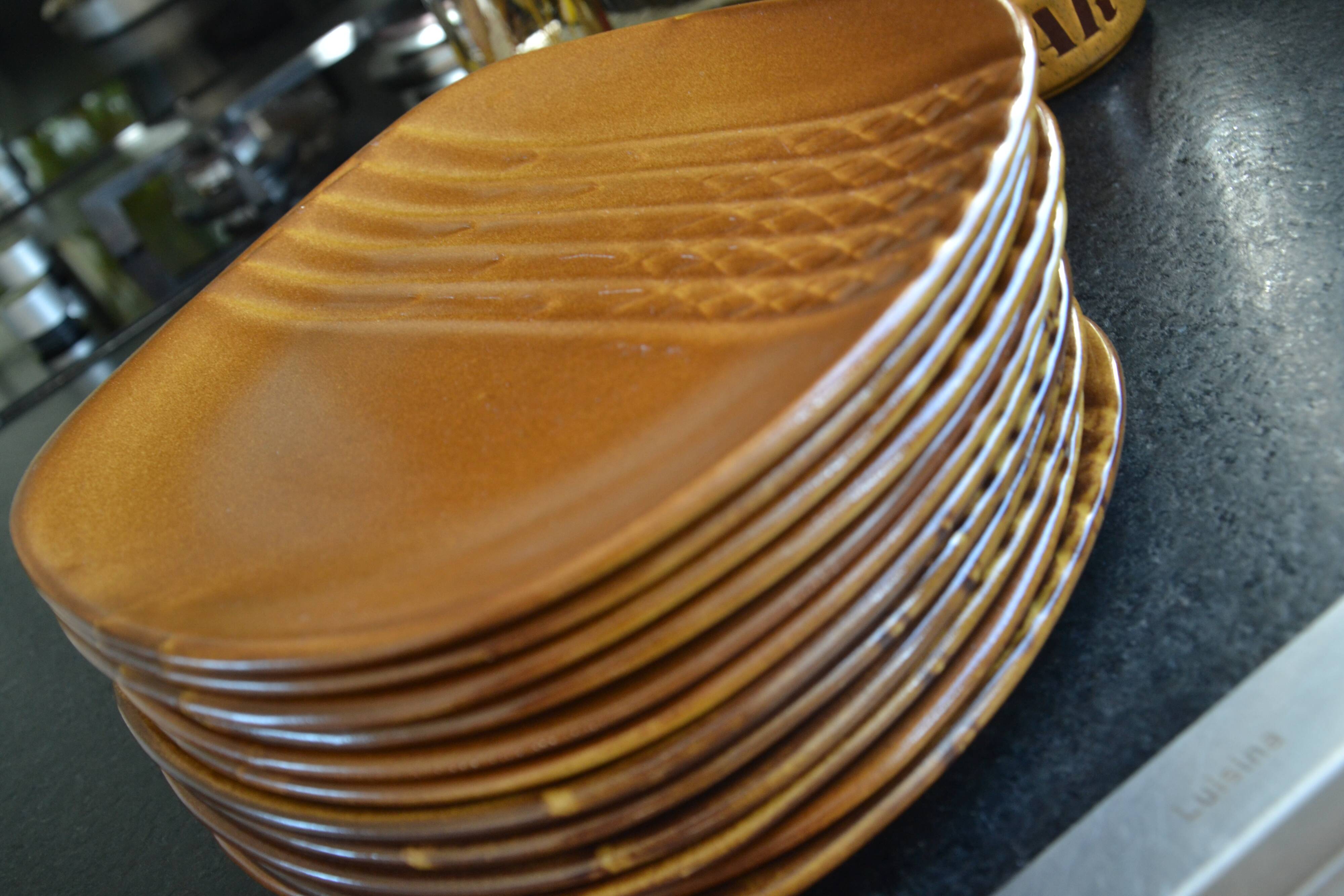 12 flat/asparagus plates from the 70s-80s